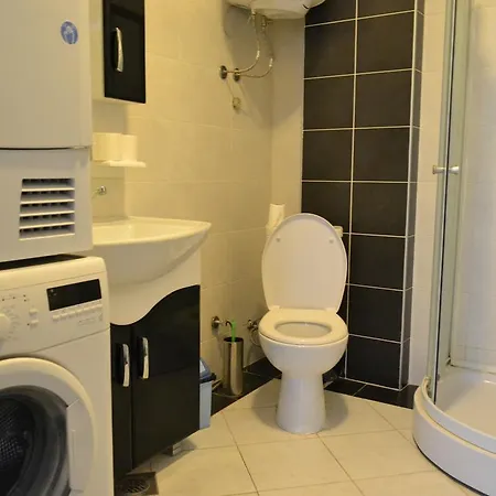 Elizabeth House 2*