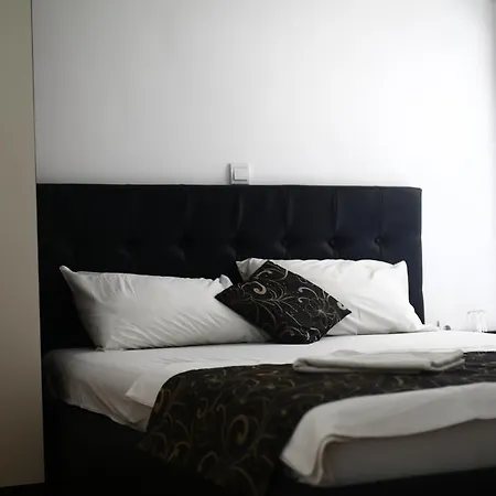 Elizabeth House Appart hôtel 3*