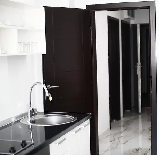 Elizabeth House スコピエ